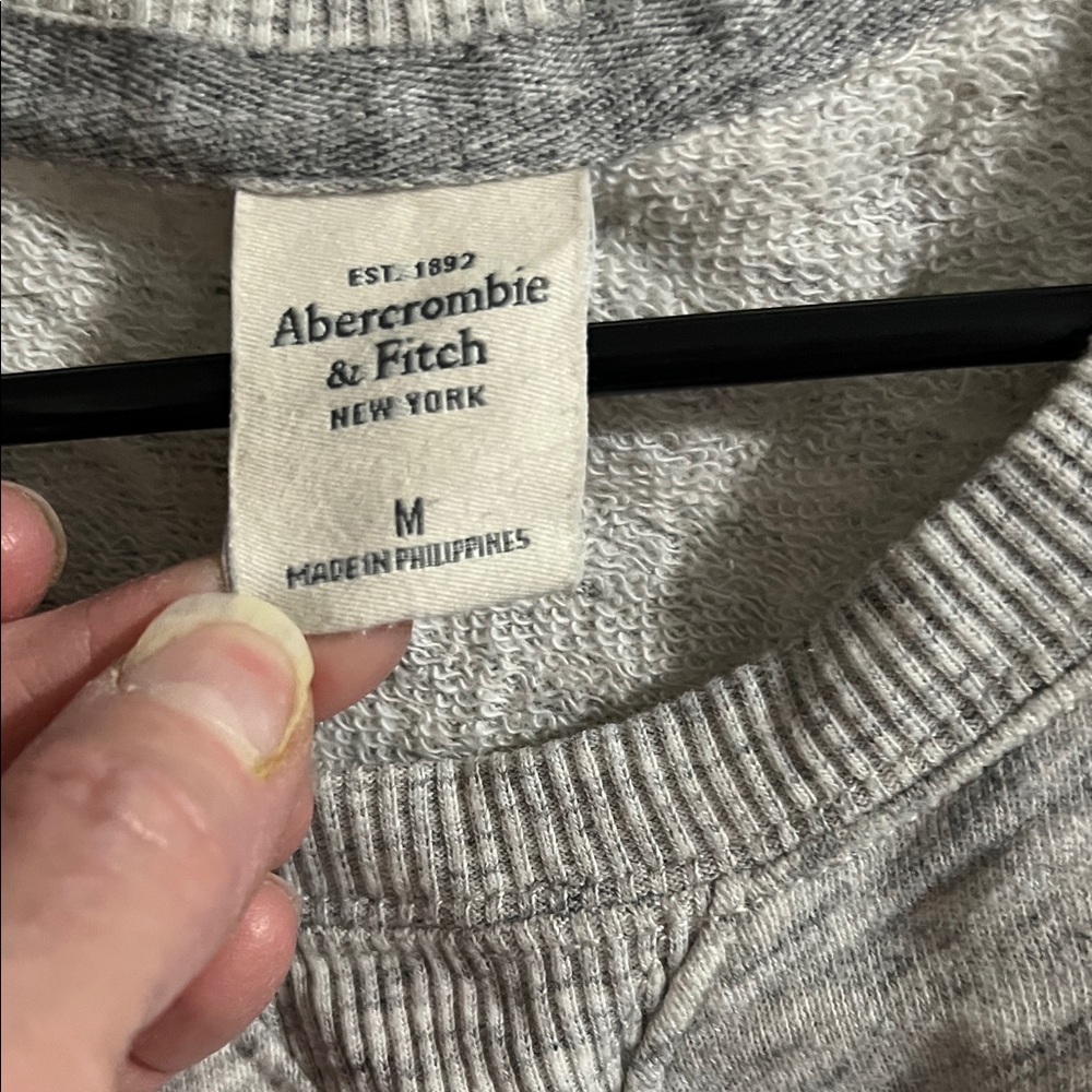 Abercrombie & Fitch Heather Gray Crew Neck Sweater - Picture 2 of 2